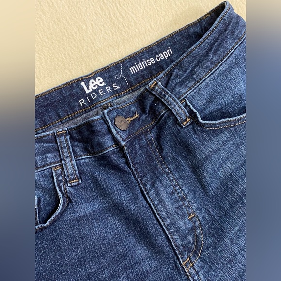 Lee Riders mid rise capri - Picture 4 of 10